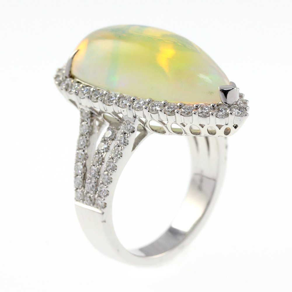 18ct white gold 9.73ct Ethiopian opal & 1.32ct diamond ring