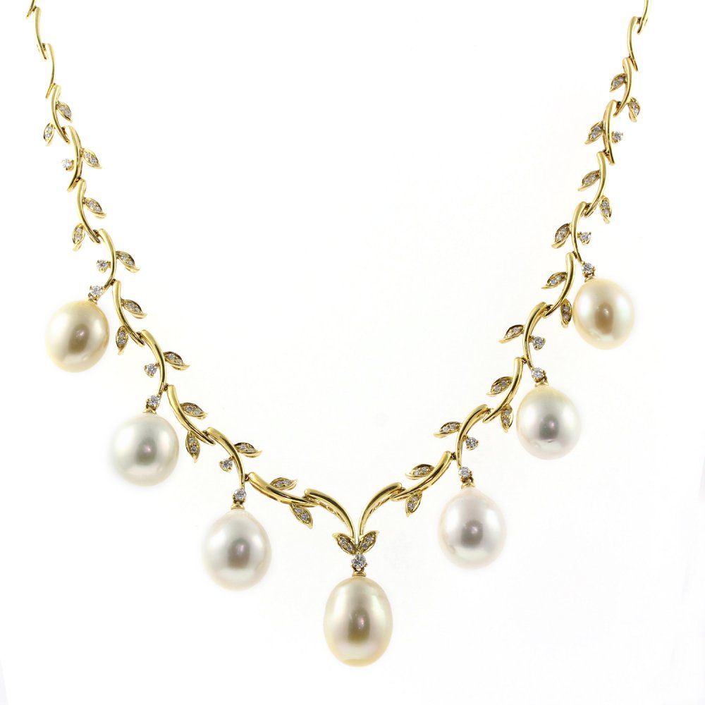 18ct yellow gold 15x11mm South Sea pearl 0.88ct diamond necklace