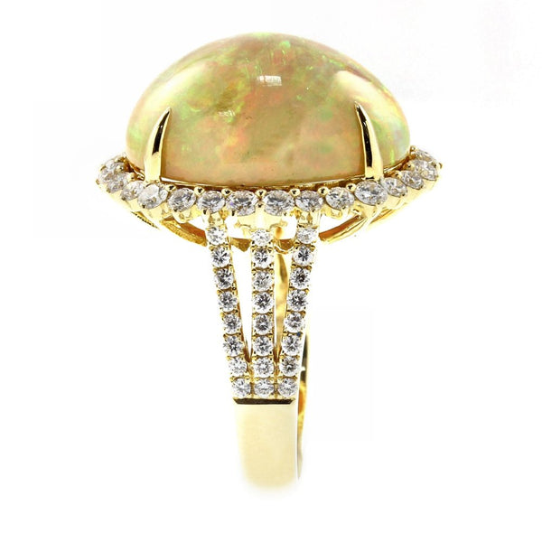 18ct yellow gold 11.57ct Ethiopian opal & 1.31ct diamond ring