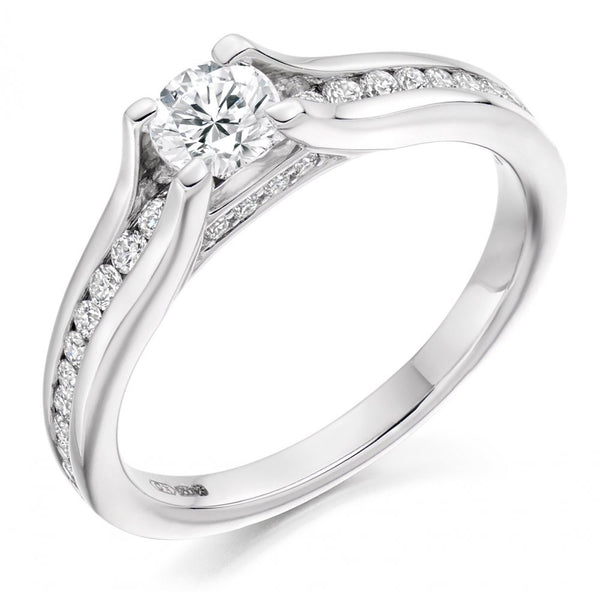Platinum 0.30ct E SI2 IGI round brilliant cut diamond ring