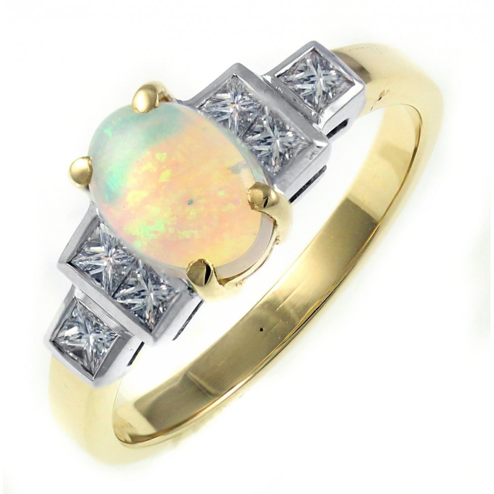 18ct yellow gold 0.59ct natural opal & 0.30ct diamond ring
