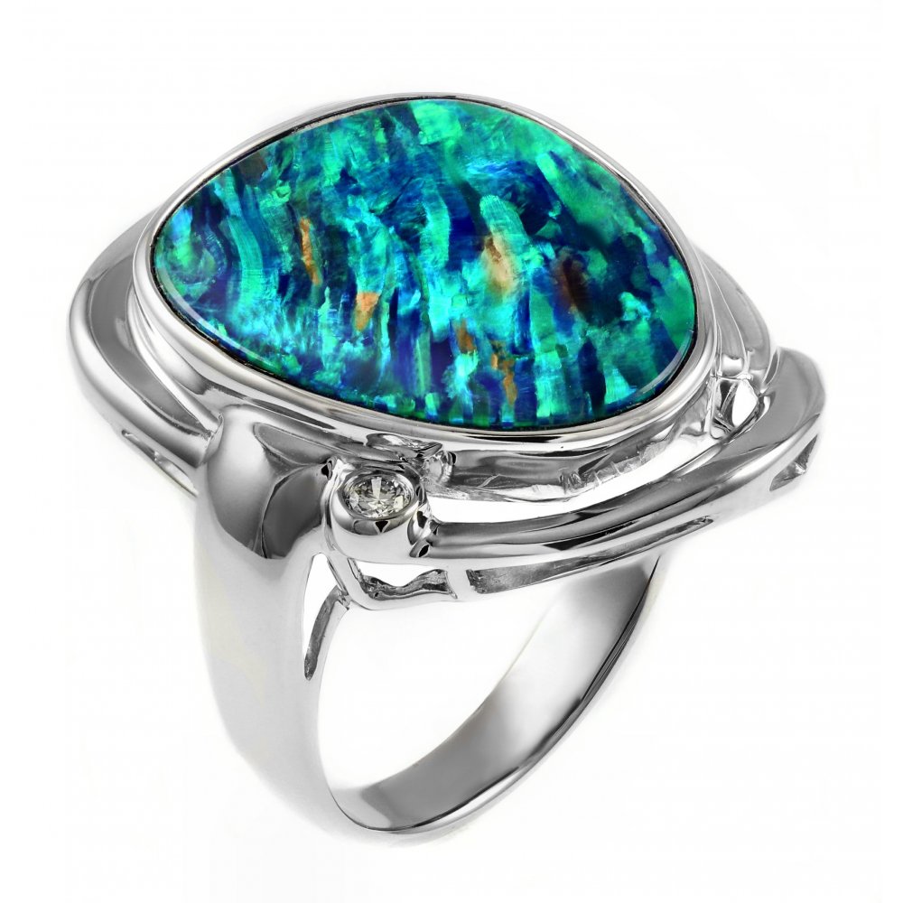 18ct white gold 7.35ct opal doublet & 0.04ct diamond ring