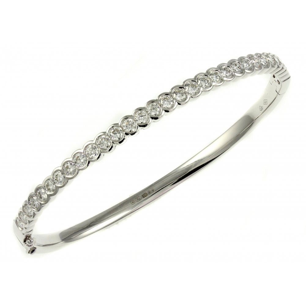 18ct white gold 2.18ct round brilliant cut diamond bangle