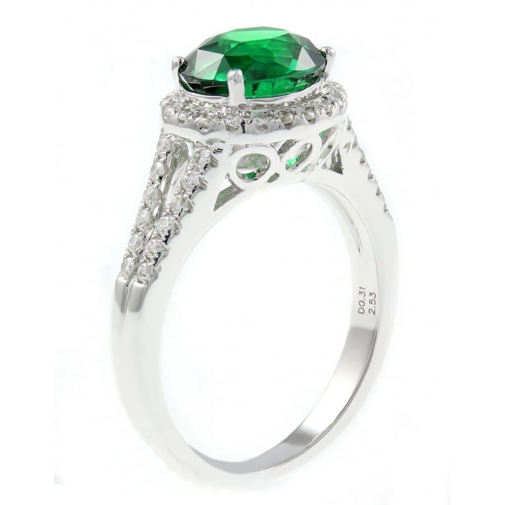 18ct white gold 2.53ct tsavorite garnet & 0.31ct diamond ring