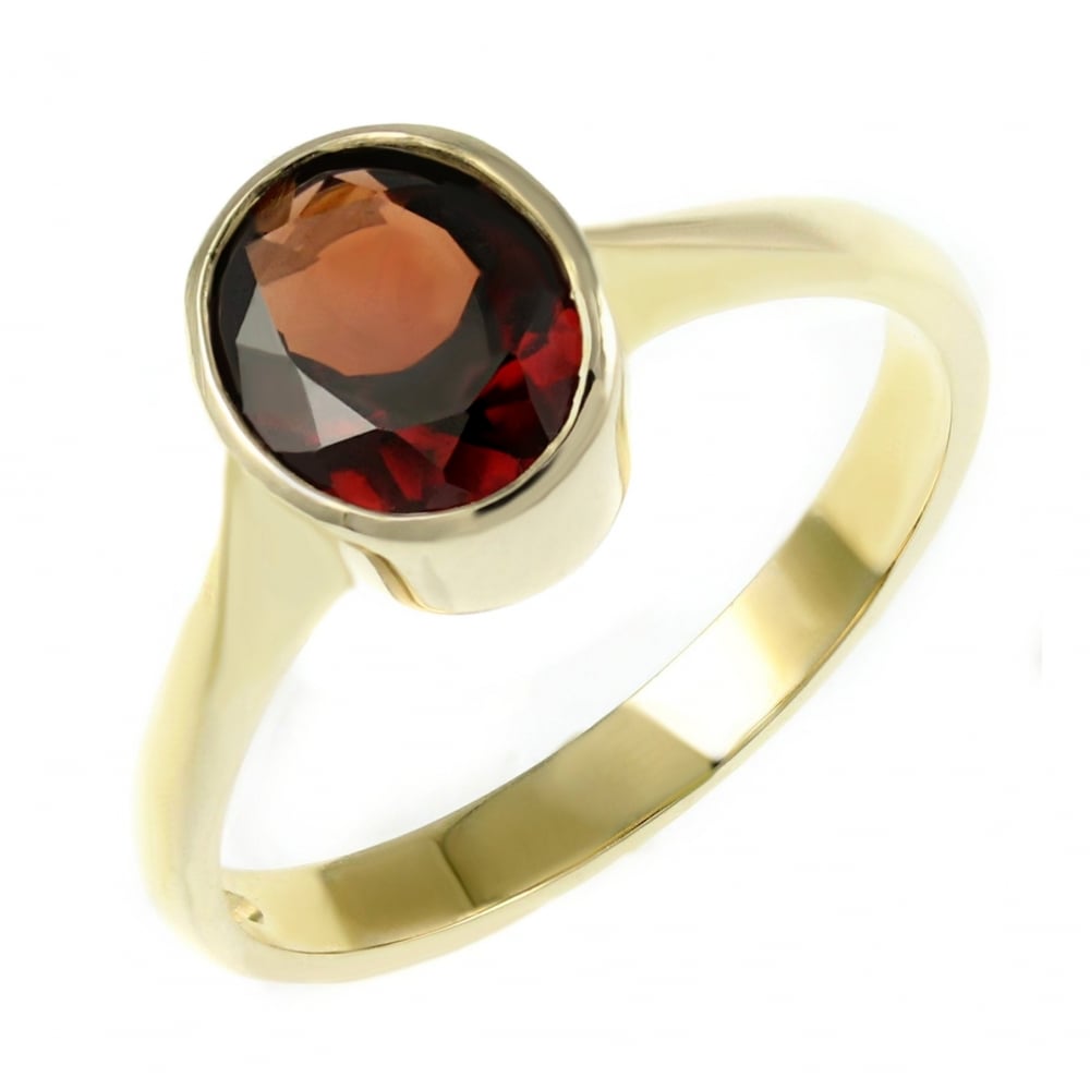 9ct yellow gold 9mm x 7mm oval garnet ring