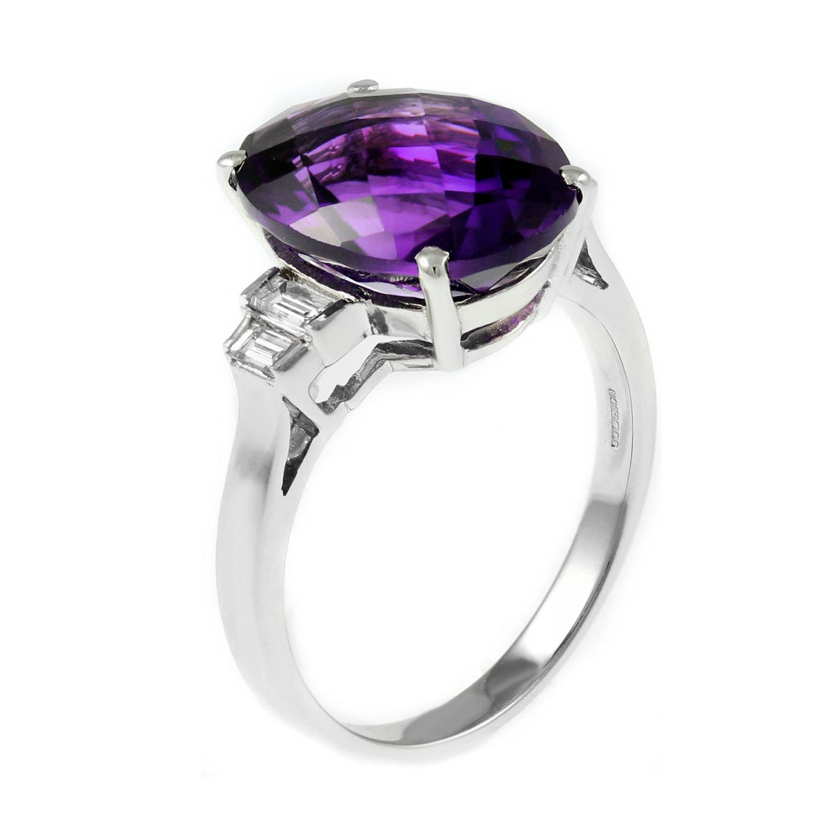 18ct white gold 5.82ct amethyst & 0.17ct diamond ring
