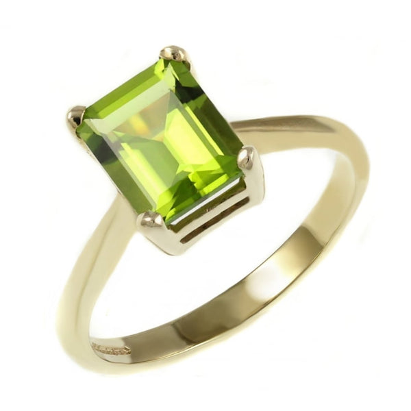 9ct yellow gold 10mm x 8mm emerald cut peridot ring
