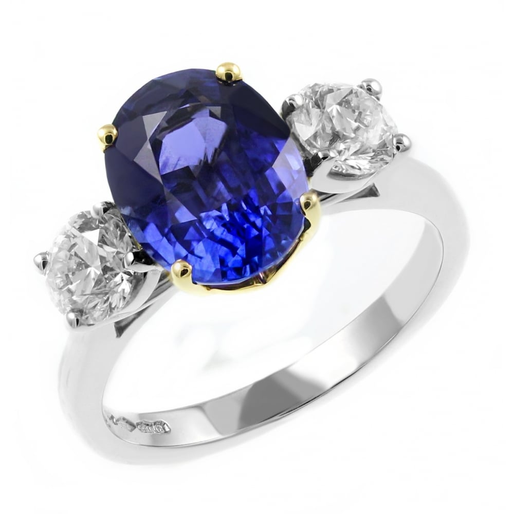 Platinum 4.03ct sapphire & 1.01ct diamond 3 stone ring