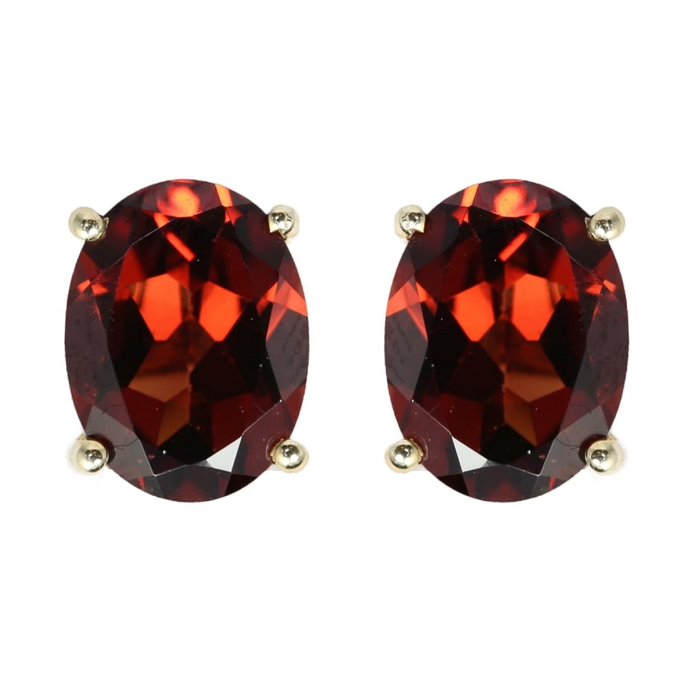 9ct yellow gold 8mm x 6mm oval garnet stud earrings