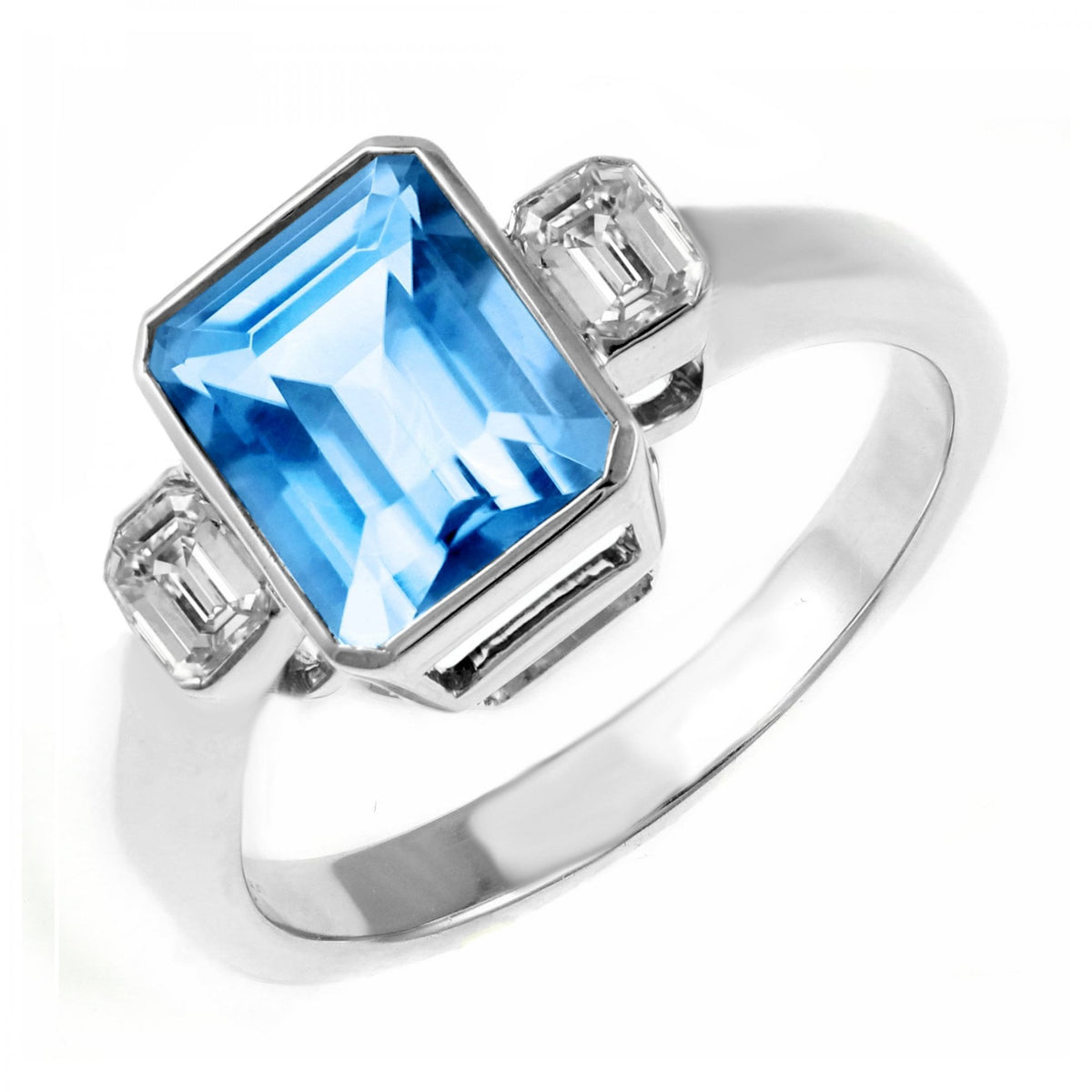 18ct white gold 2.90ct blue topaz & 0.38ct diamond ring