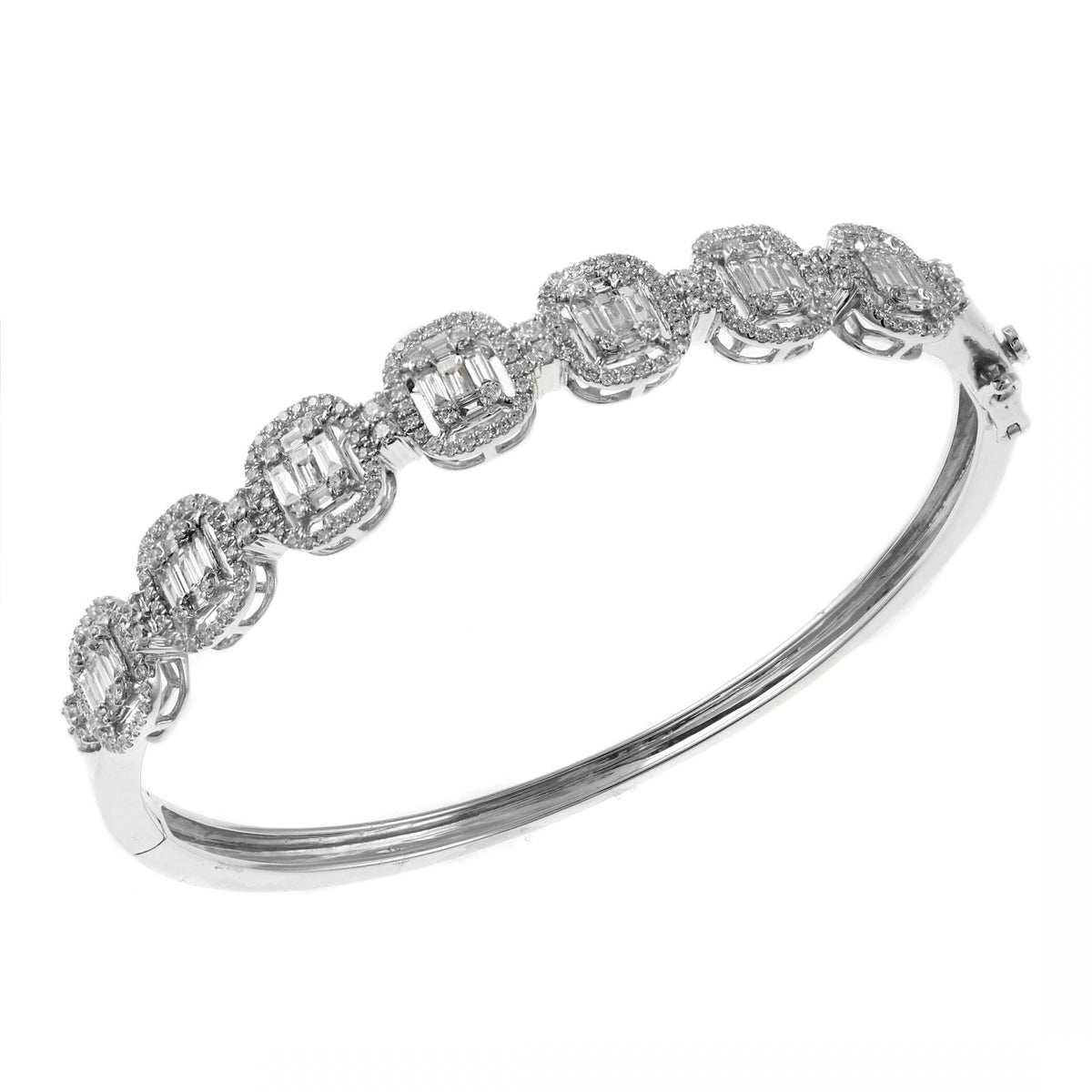 18ct white gold 2.26ct baguette diamond cluster bangle