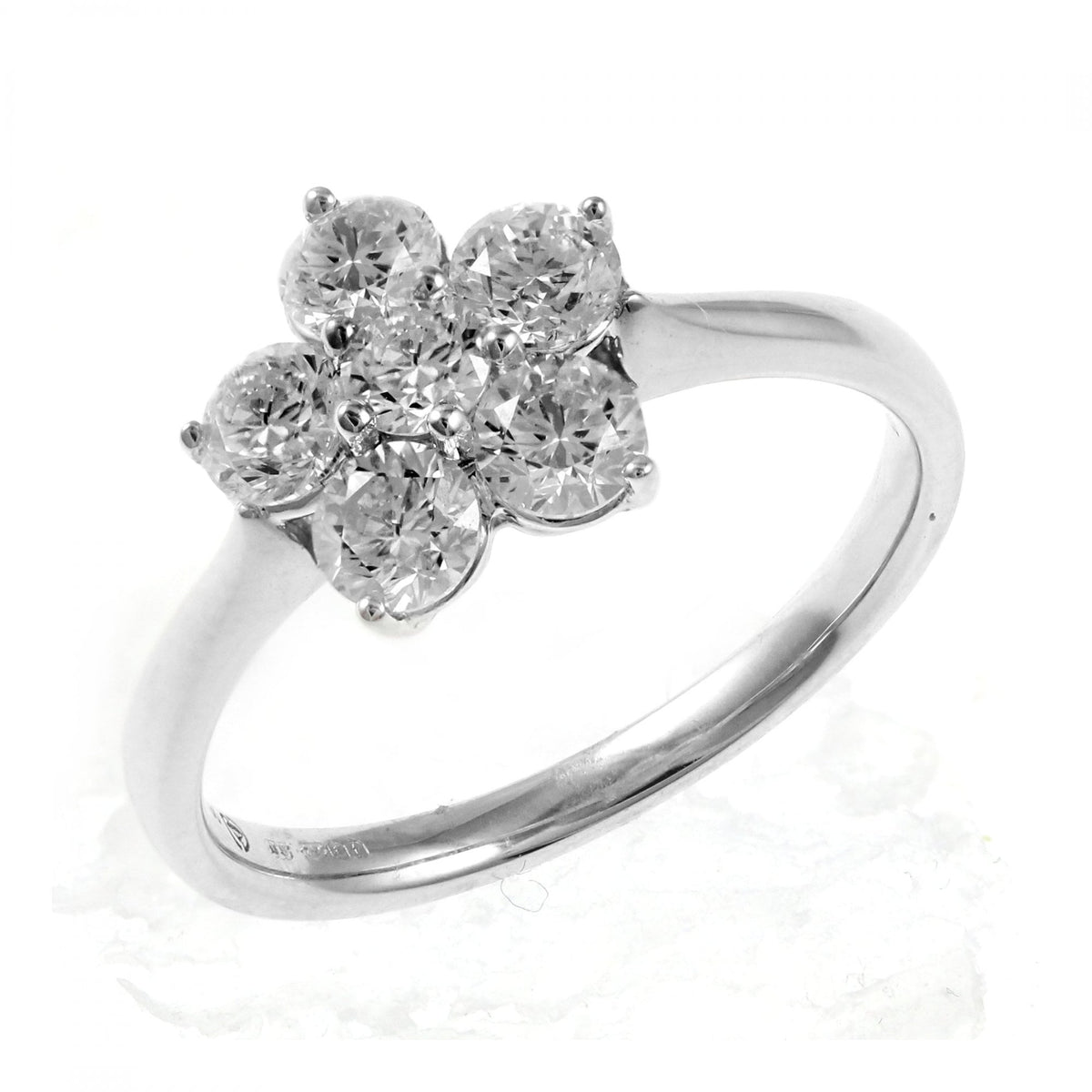 18ct white gold 1.03ct diamond flower cluster ring