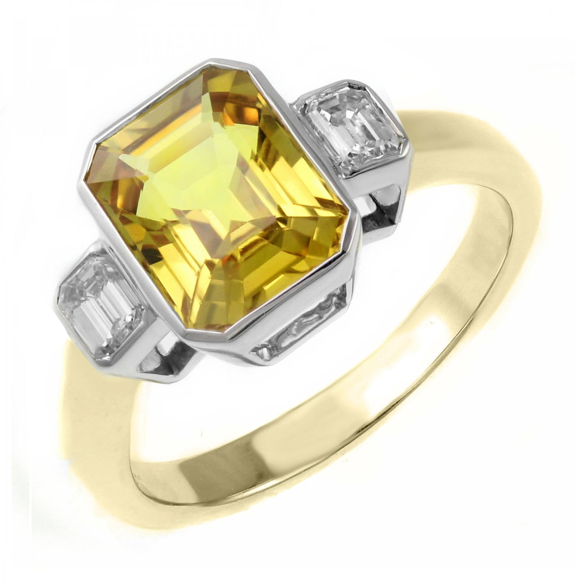 18ct yellow gold 3.36ct yellow sapphire & 0.44ct diamond ring