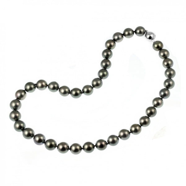 18ct white gold 11mm x 12mm Tahitian pearl necklace