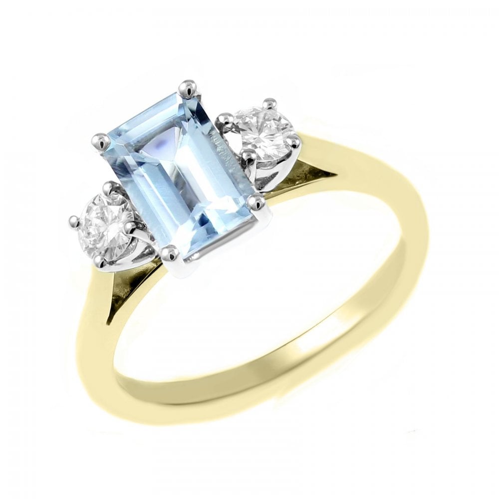 18ct yellow gold 0.81ct aquamarine & 0.30ct diamond 3 stone ring