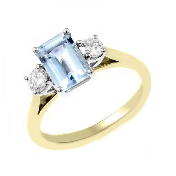 18ct yellow gold 0.81ct aquamarine & 0.30ct diamond 3 stone ring