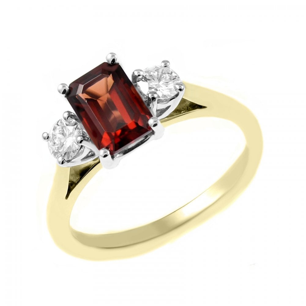 18ct yellow gold 1.20ct garnet & 0.30ct diamond 3 stone ring