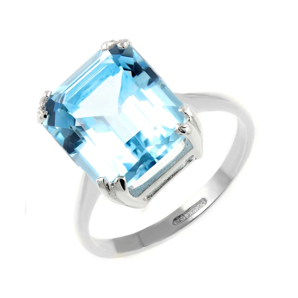 9ct white gold 12mm x 10mm emerald cut blue topaz ring