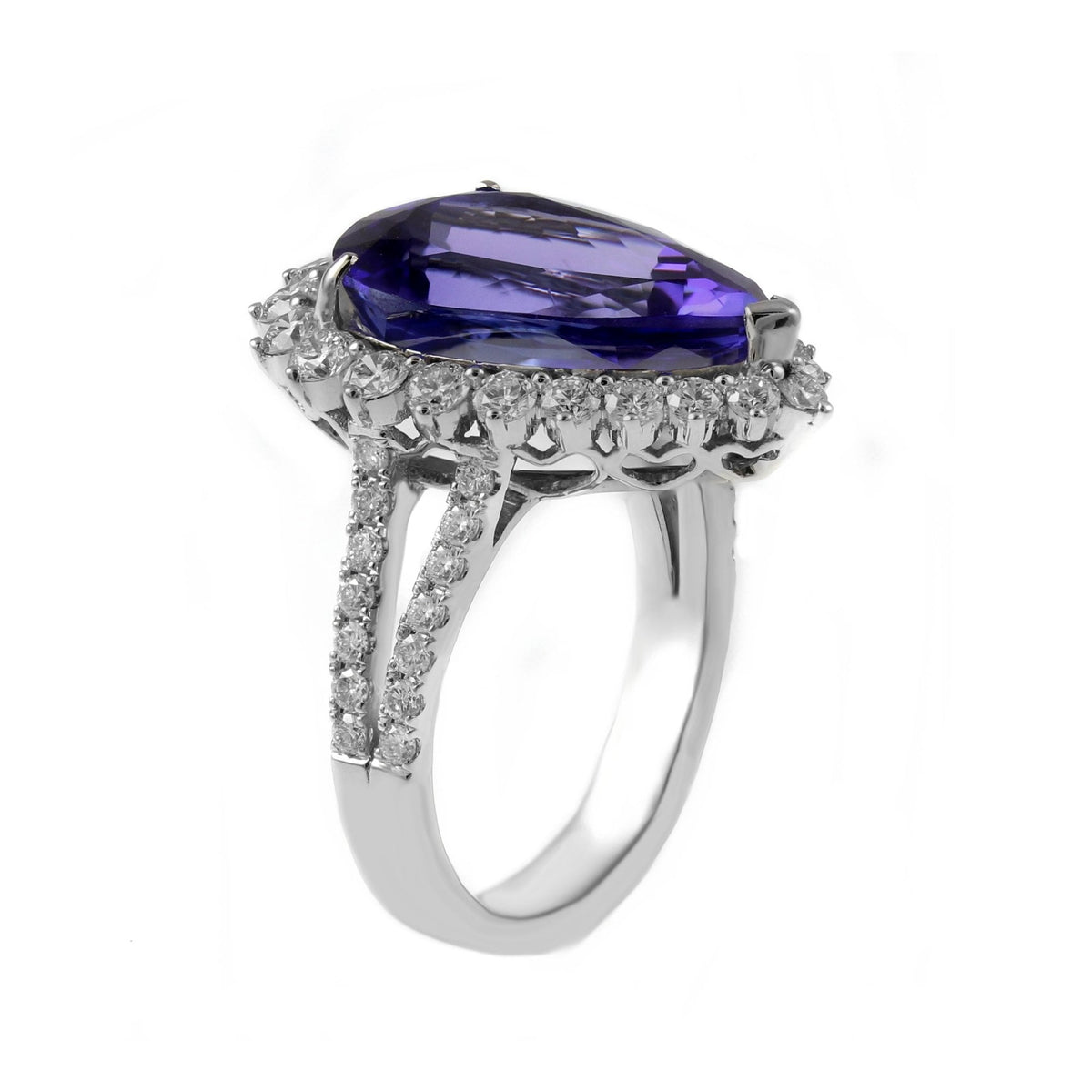 18ct white gold 9.14ct tanzanite & 1.31ct diamond cluster ring