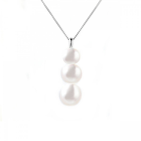 18ct white gold 6mm x 7.5mm Japanese Akoya triology pendant