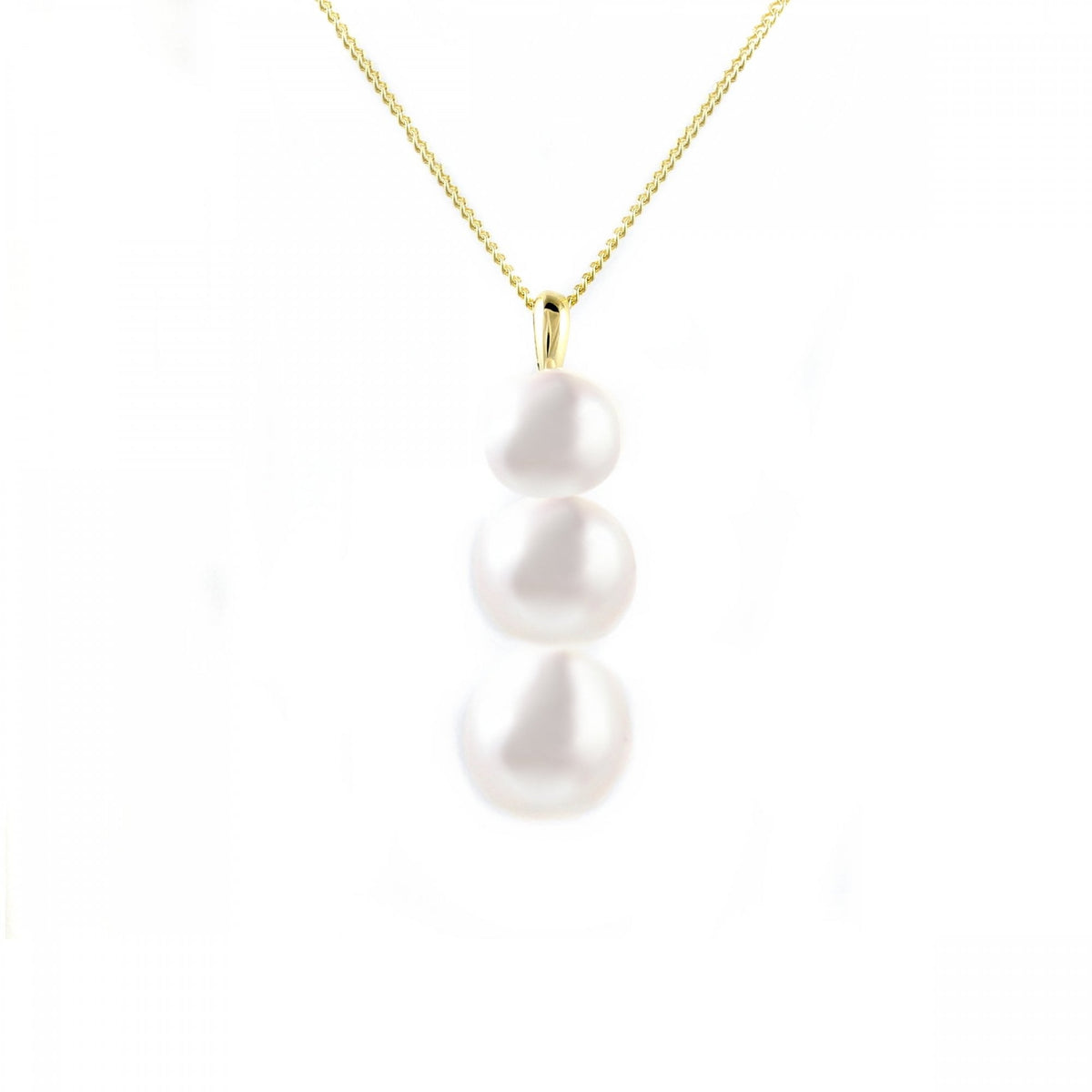 18ct yellow gold 6mm x 7.5mm Japanese Akoya triology pendant
