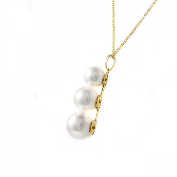 18ct yellow gold 6mm x 7.5mm Japanese Akoya triology pendant