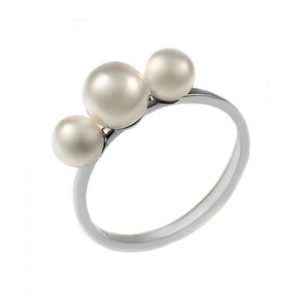 18ct white gold 6.5mm x 5.0mm Japanese Akoya pearl ring
