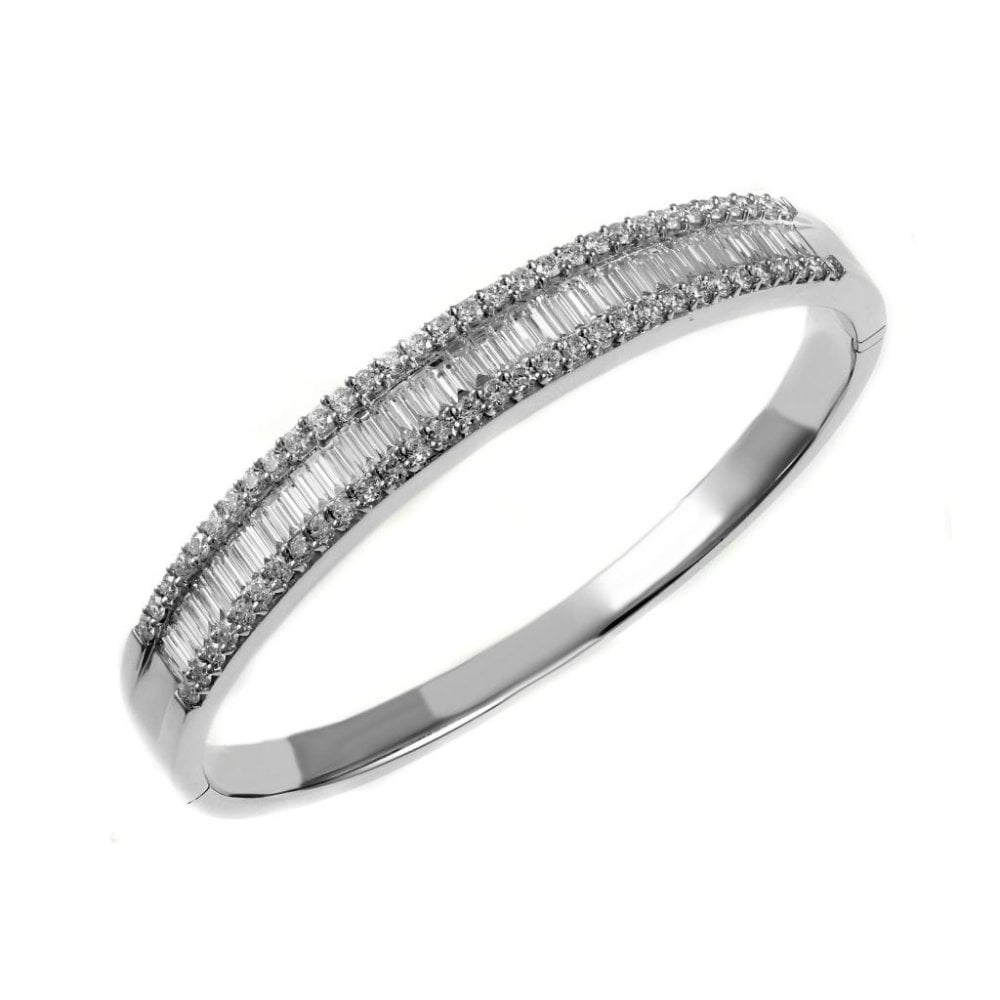 18ct white gold 4.53ct baguette & round brilliant diamond bangle