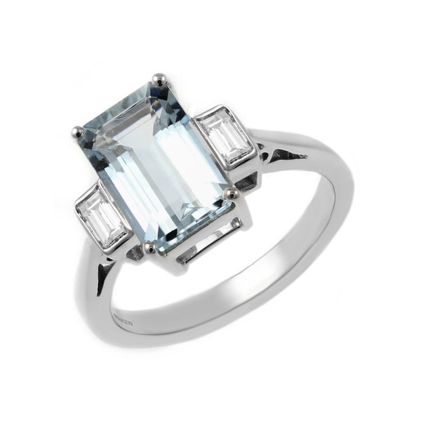 18ct white gold 4.10ct aquamarine & 0.17ct diamond ring