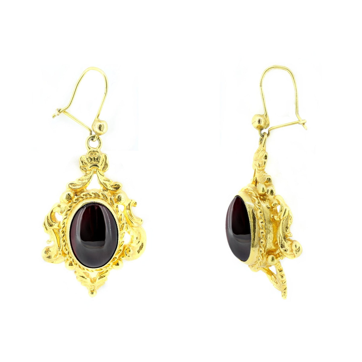 Preowned 9ct yellow gold 14mm x 10mm cabachon garnet earrings