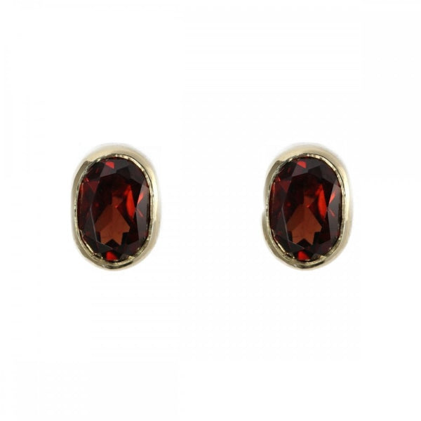 9ct yellow gold 7mm x 5mm oval garnet stud earrings