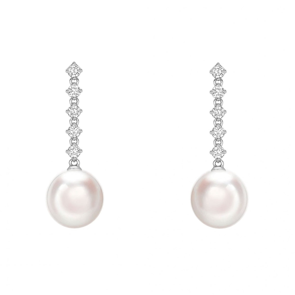 18ct white gold 8.5 x 9.0mm Akoya pearl 0.45ct diamond earrings