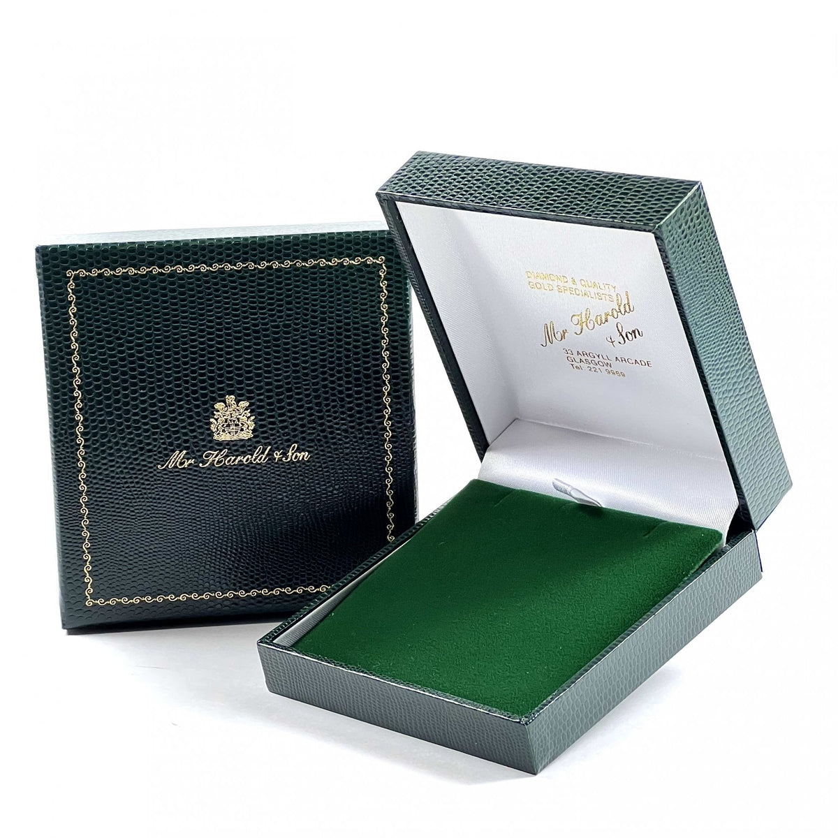 18ct yellow gold 8.5mm x 9mm Akoya pearl 0.20ct diamond pendant