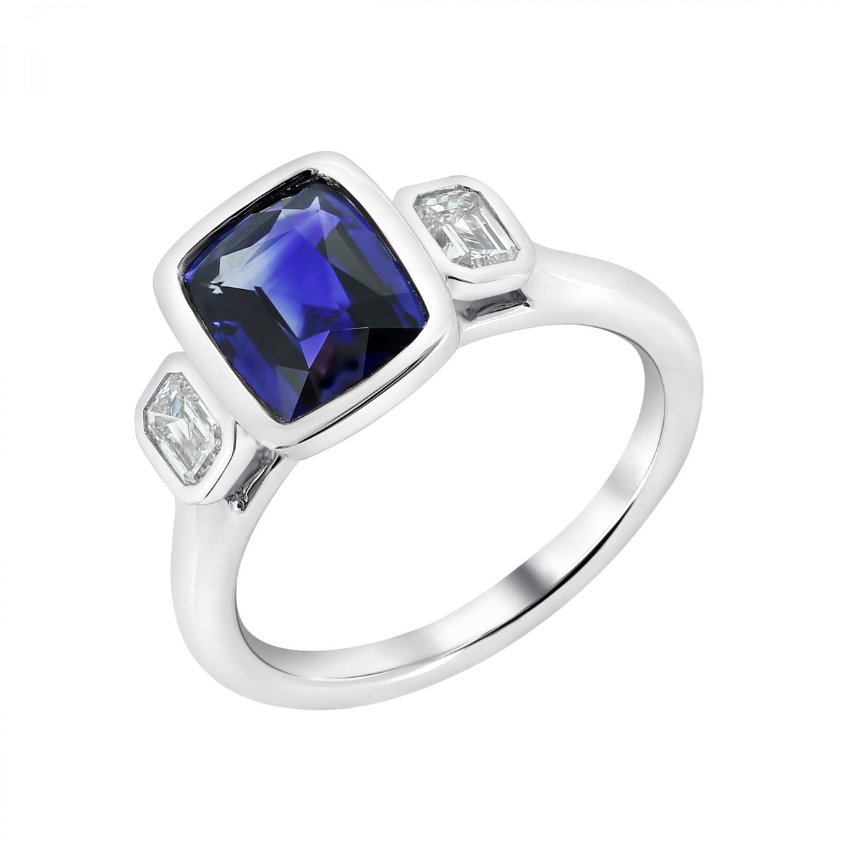 Platinum 2.77ct sapphire & 0.38ct diamond ring