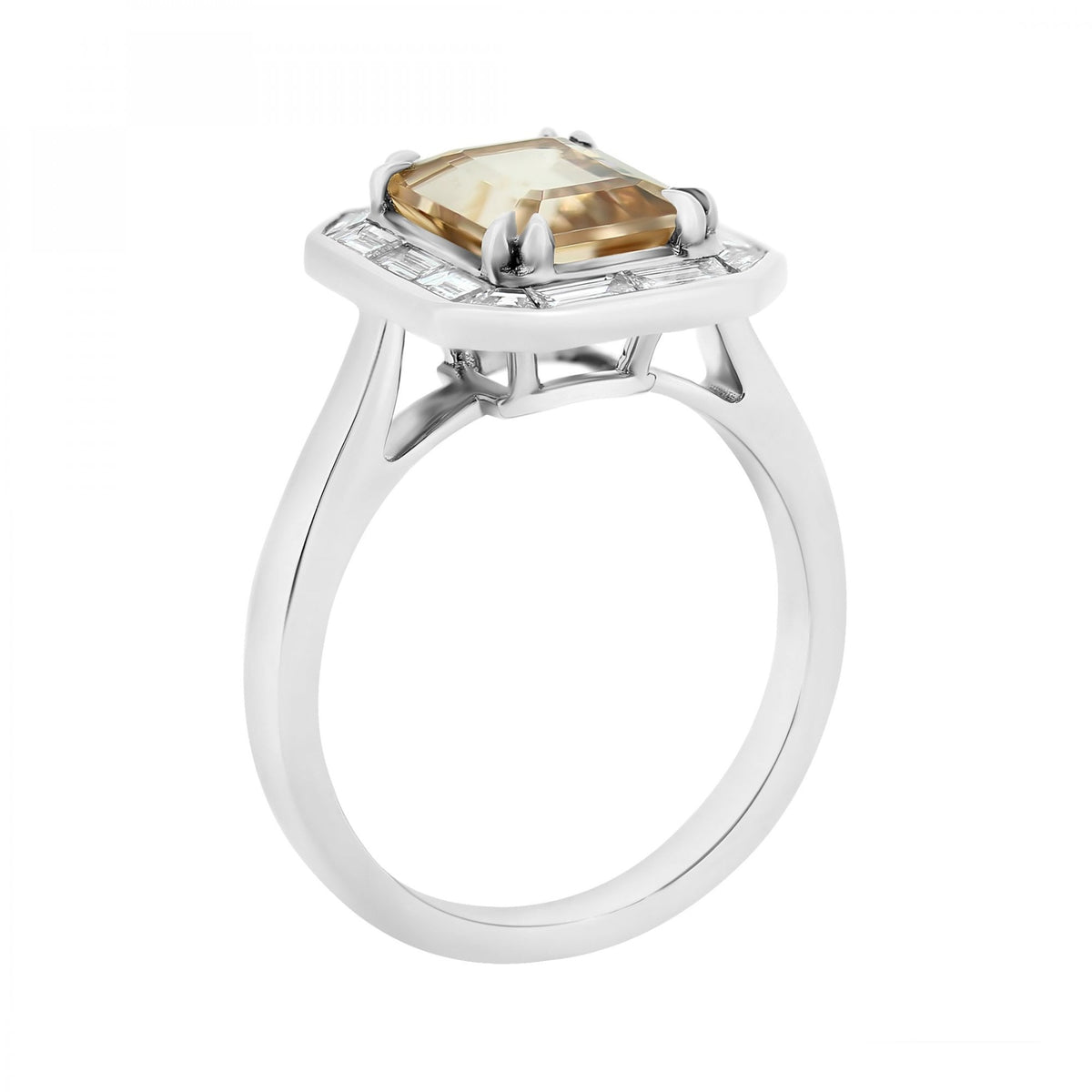 18ct white gold 2.79ct morganite & 0.82ct diamond ring