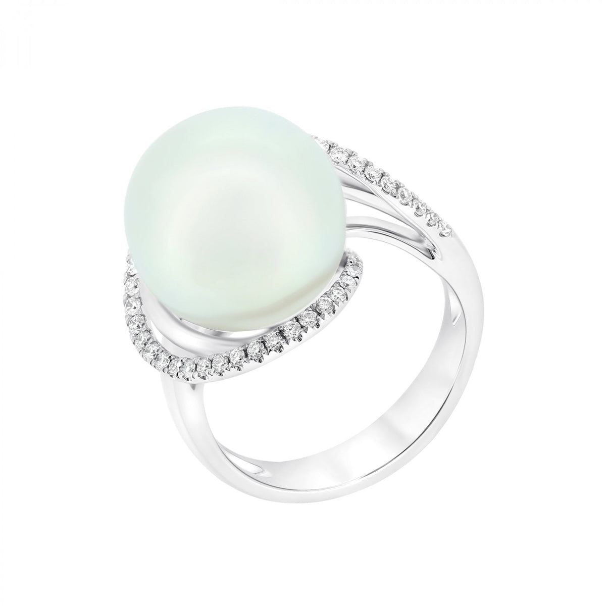 18ct white gold 13.5mm South Sea pearl & 0.31ct diamond ring