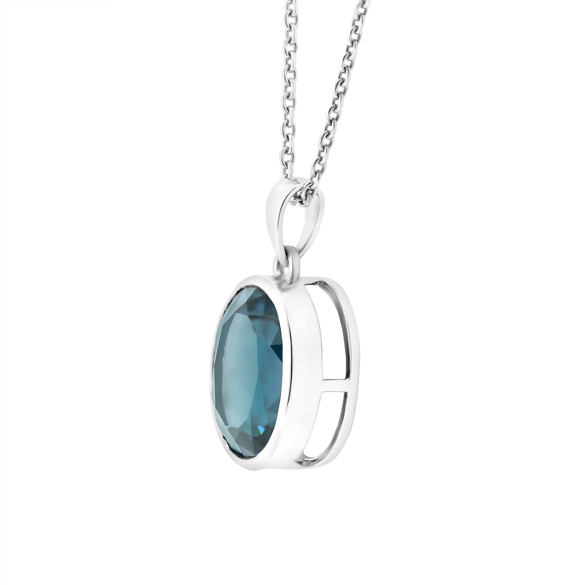 9ct white gold 5.10ct London blue topaz oval cut pendant