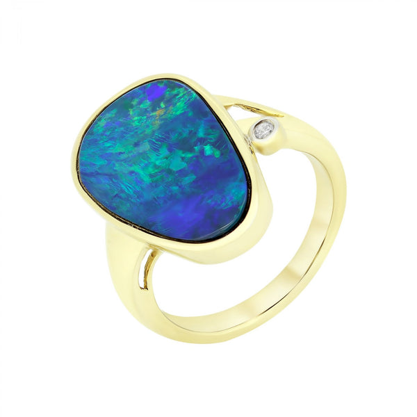 14ct yellow gold 4.63ct opal doublet & 0.02ct diamond ring