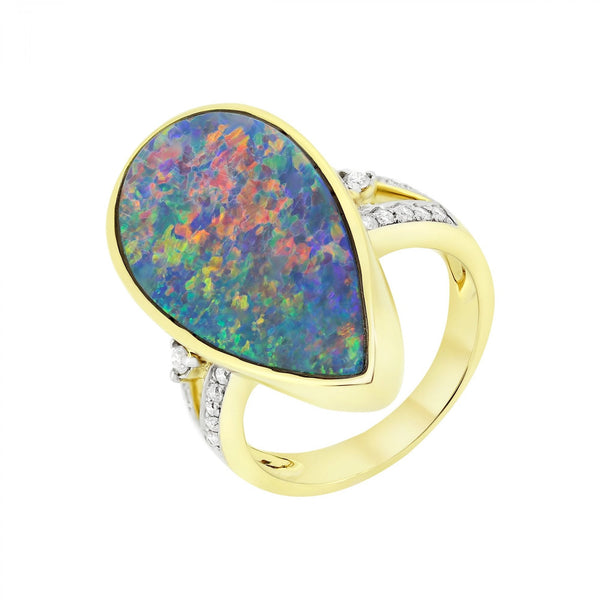 18ct yellow gold 7.22ct opal doublet & 0.23ct diamond ring