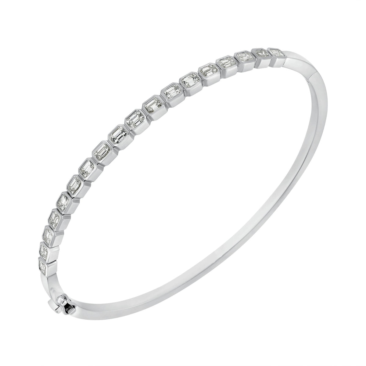 18ct white gold 1.63ct emerald cut diamond bangle