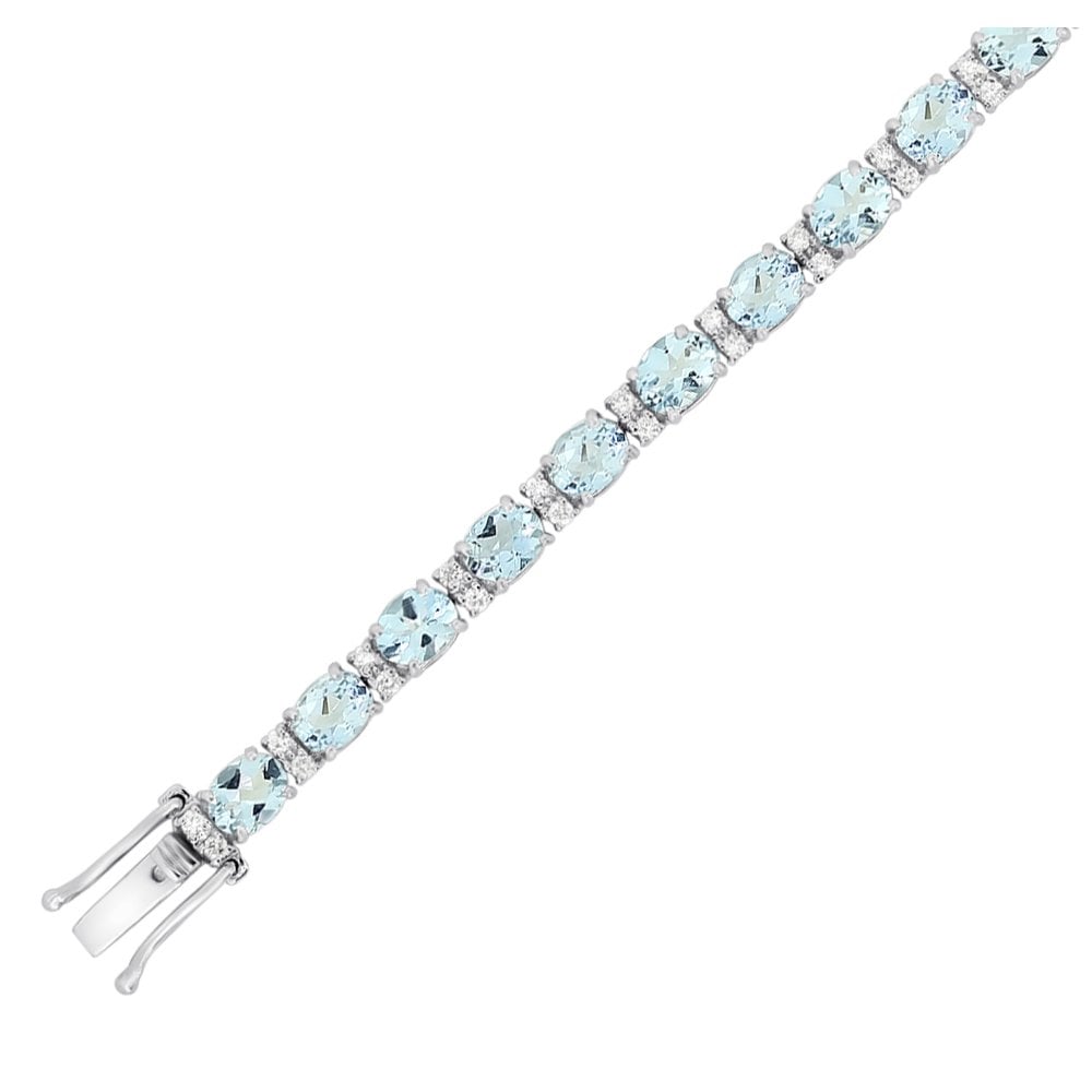 18ct white gold 7.25ct aquamarine & 0.62ct diamond bracelet