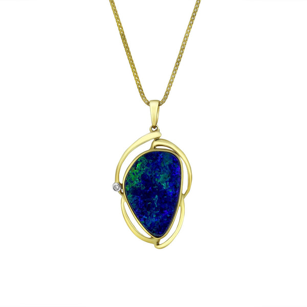 14ct yellow gold 4.12ct opal doublet & 0.01ct diamond pendant