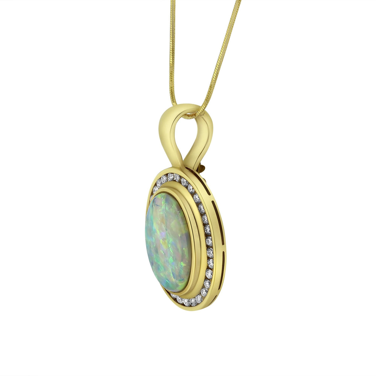 18ct yellow gold 3.52ct natural opal & 0.82ct diamond pendant