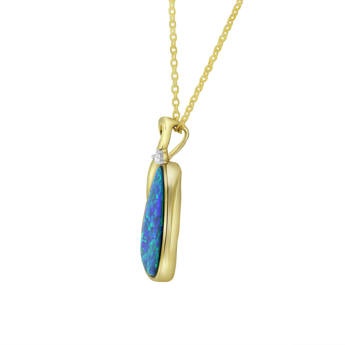 14ct yellow gold 2.73ct opal doublet & 0.02ct diamond pendant