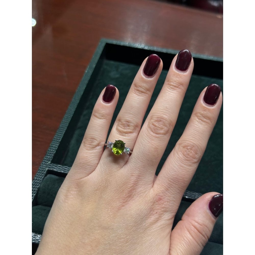 18ct yellow gold 2.07ct peridot & 0.40ct diamond 3 stone ring
