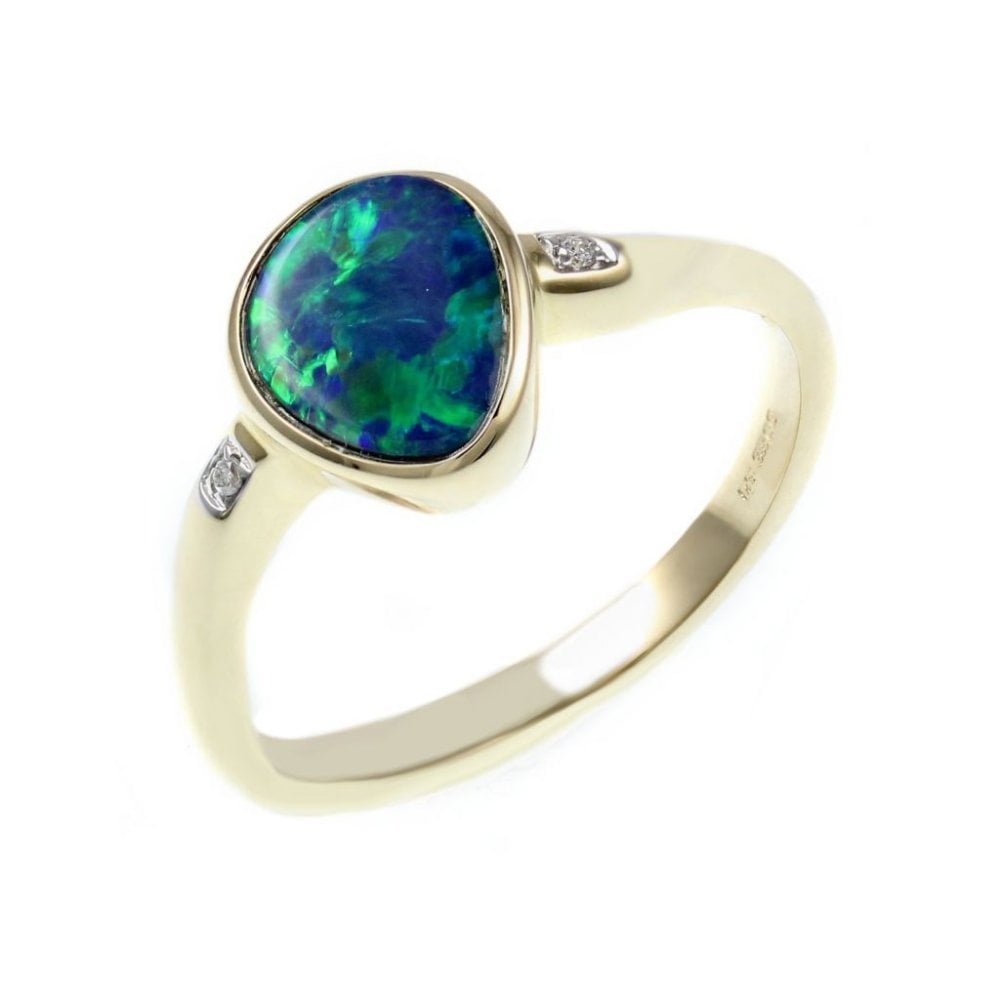 14ct yellow gold 0.78ct opal doublet & 0.01ct diamond ring