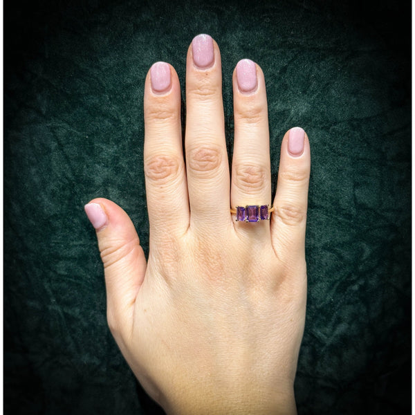 9ct yellow gold 7x5mm & 6x4mm amethyst 3 stone ring