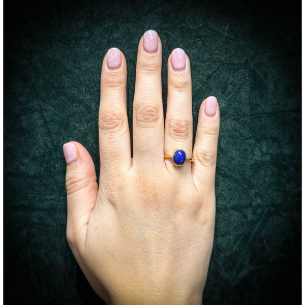 9ct yellow gold 9mm x 7mm oval lapis ring