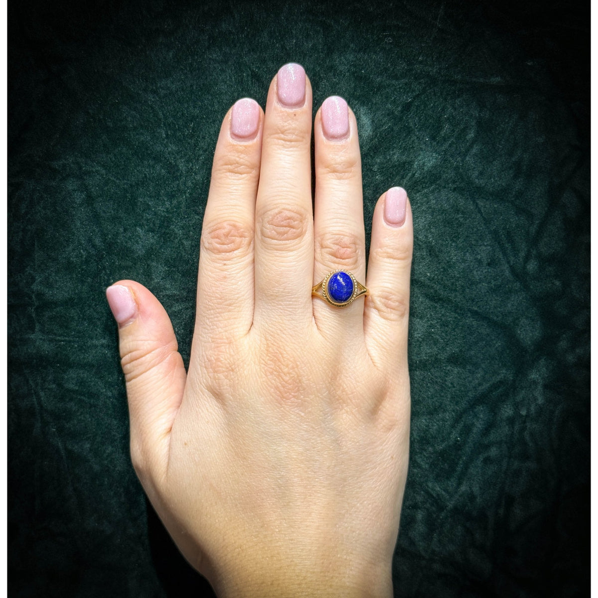 9ct yellow gold 9mm x 7mm oval lapis ring