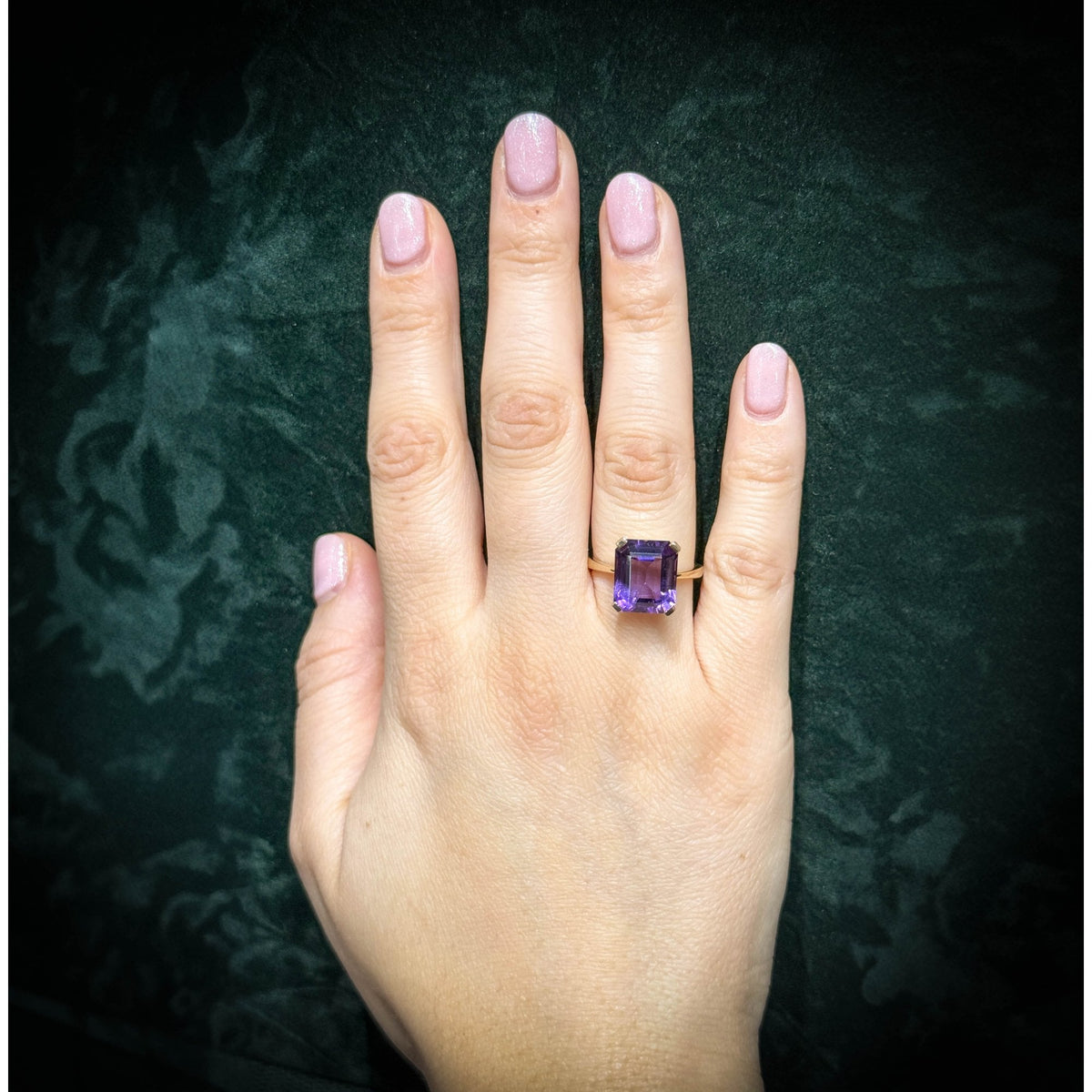 9ct yellow gold 12mm x 10mm emerald cut amethyst ring